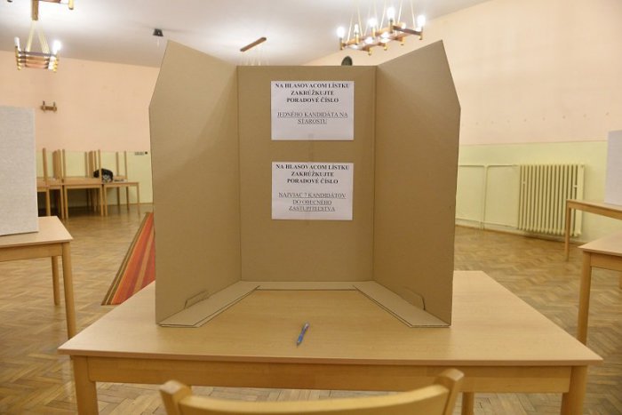 Ilustračný obrázok k článku Primátorský trojuholník: O hlasy Lučenčanov na post primátora sa uchádzajú títo kandidáti
