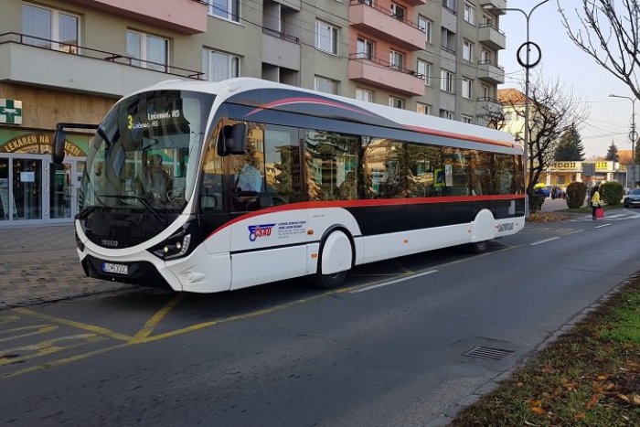 Ilustračný obrázok k článku FOTO: Atraktívnejšia doprava v Lučenci, cestujúcich zvezú nové autobusy
