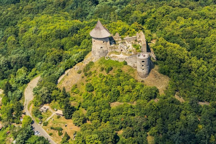 Ilustračný obrázok k článku Hrady, kúpele aj akvaparky: TOP 15 juhu stredného Slovenska