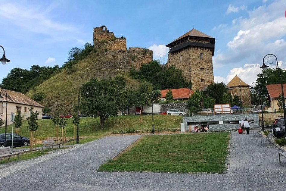 Ilustračný obrázok k článku Samospráva ukončila päťročnú revitalizáciu hradu a podhradia