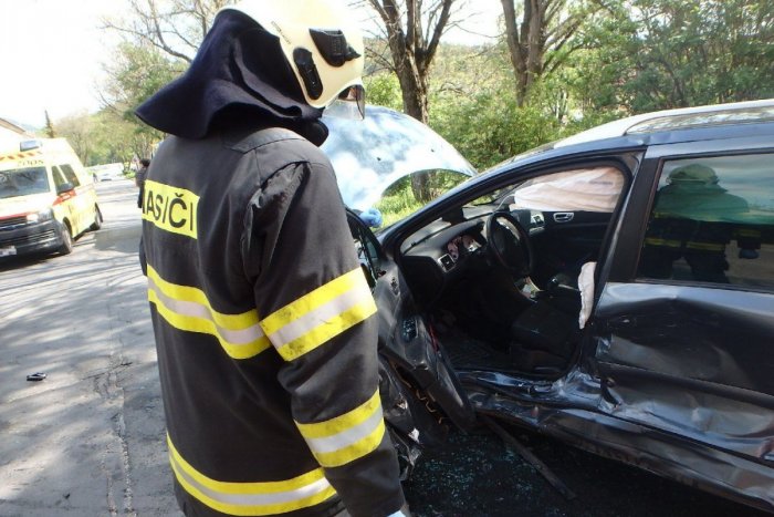 Ilustračný obrázok k článku Prvé INFO o nehode 2 áut v Lučenci: Na mieste zasahujú všetky záchranné zložky